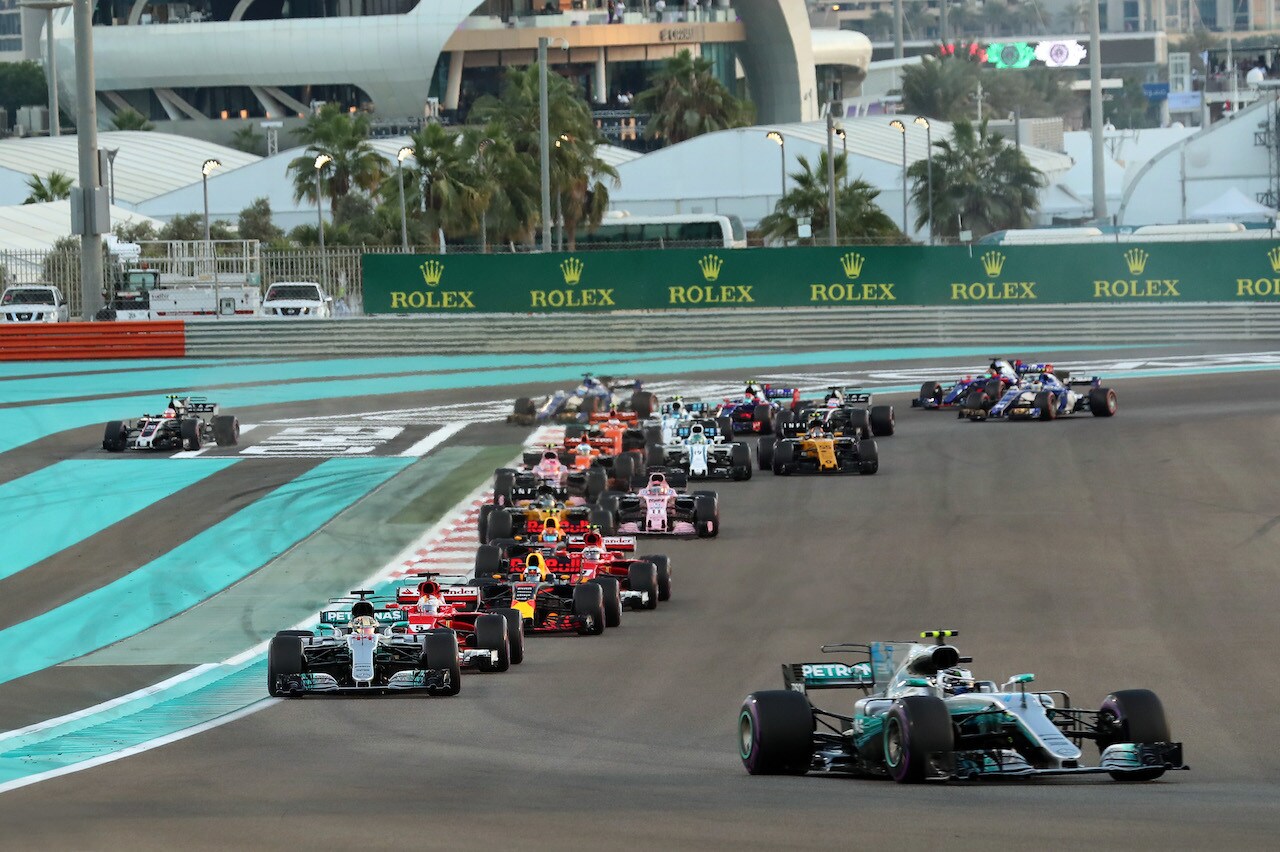 Formula 1 Abu Dhabi, la locomotiva Bottas guida l'ultimo trenino