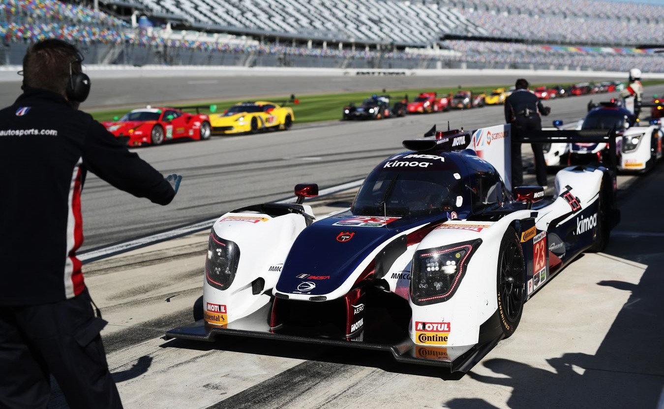 Test 24 Ore di Daytona: Alonso sorpreso dei pochi giri