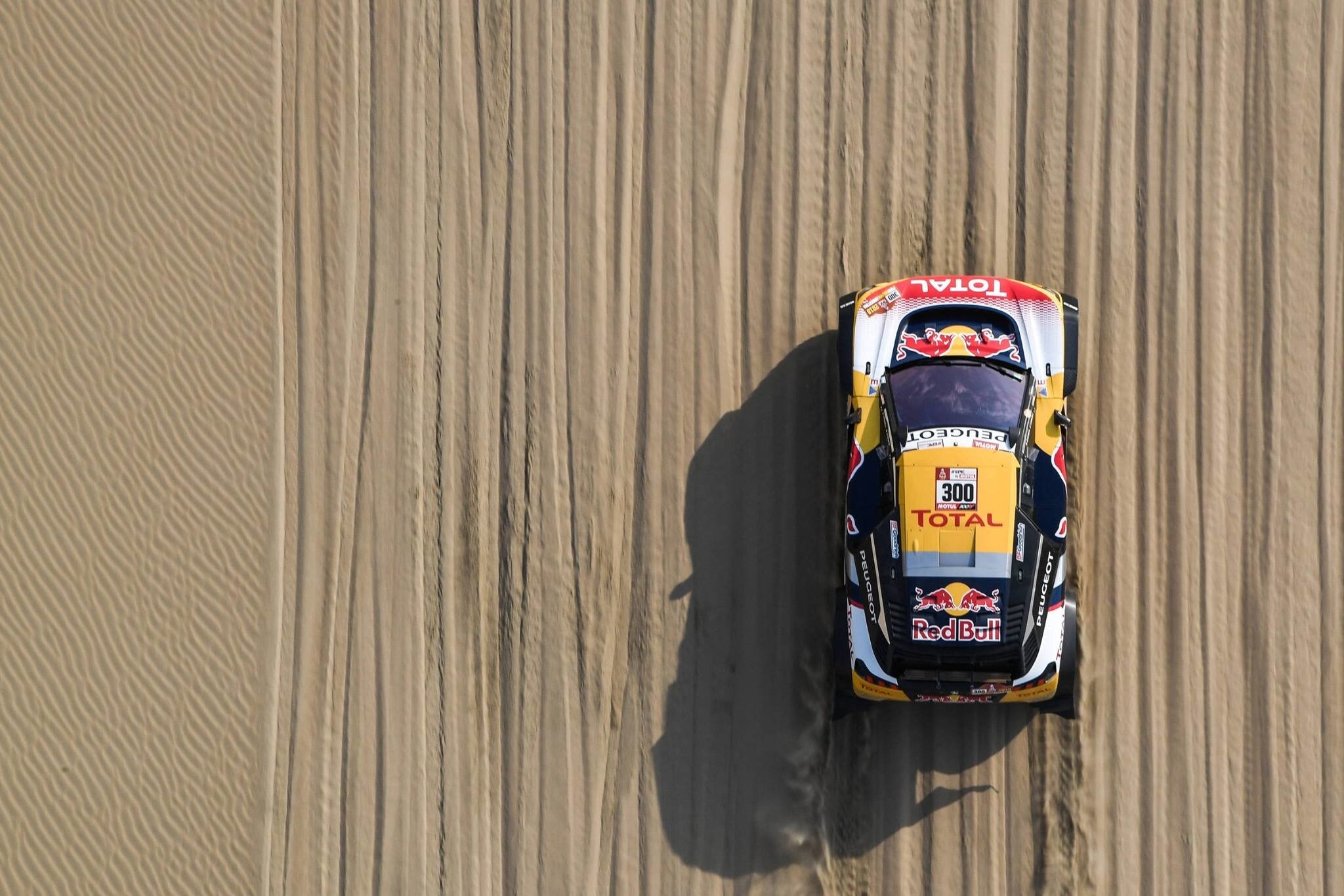 Dakar tappa 5: Loeb si ritira, Peterhansel sempre più leader