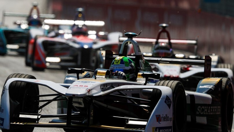 Formula E: Di Grassi incredulo, ancora un ritiro