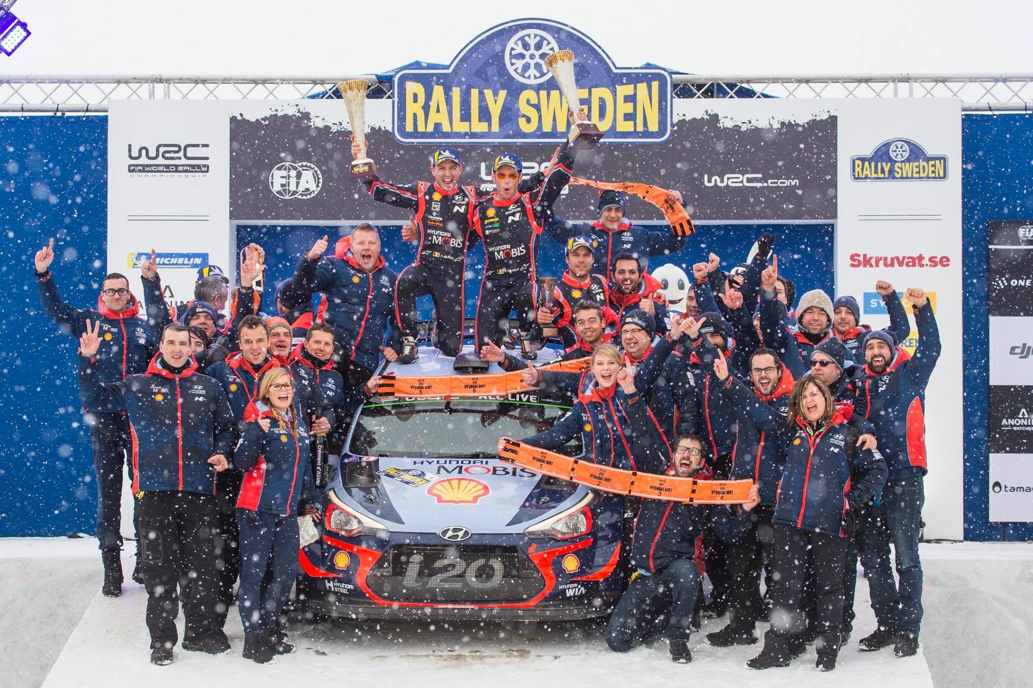 Rally di Svezia, Neuville vince la sfida tra i ghiacci