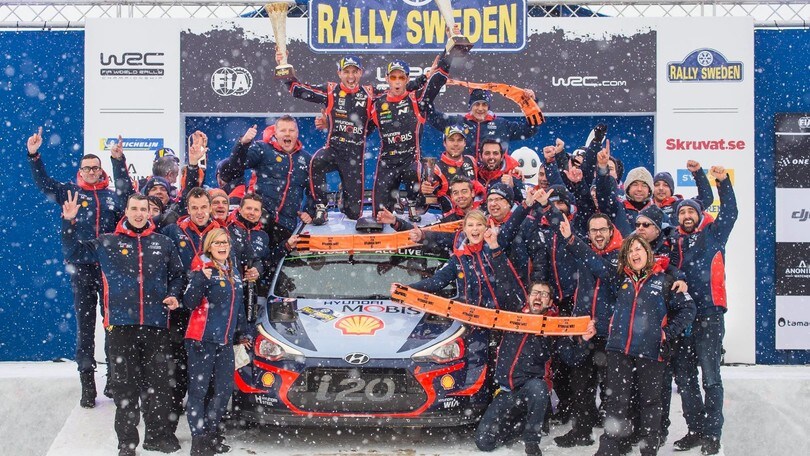 Rally di Svezia, Neuville vince la sfida tra i ghiacci