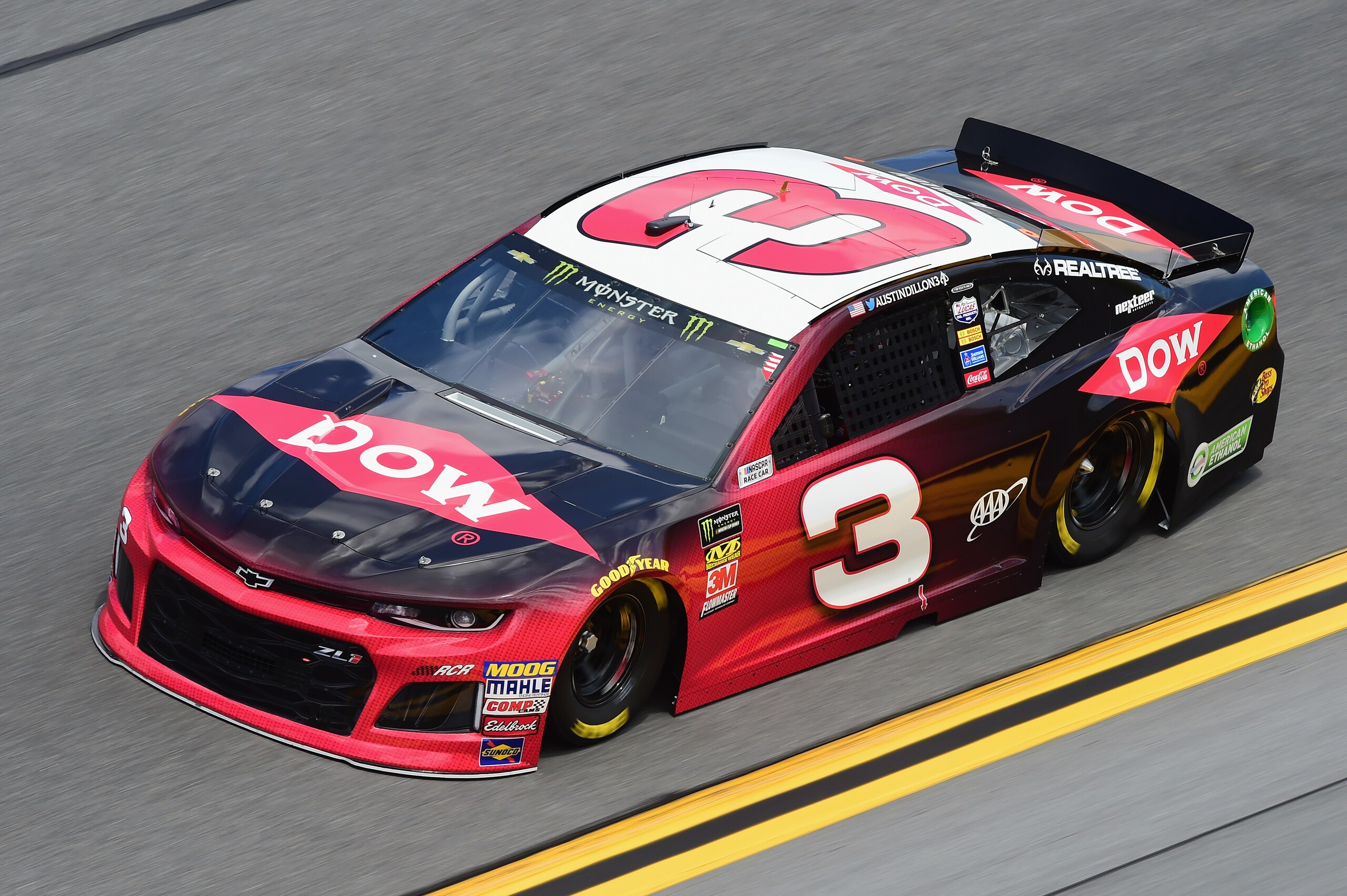 Daytona 500, Dillon vince 20 anni dopo Earnhardt