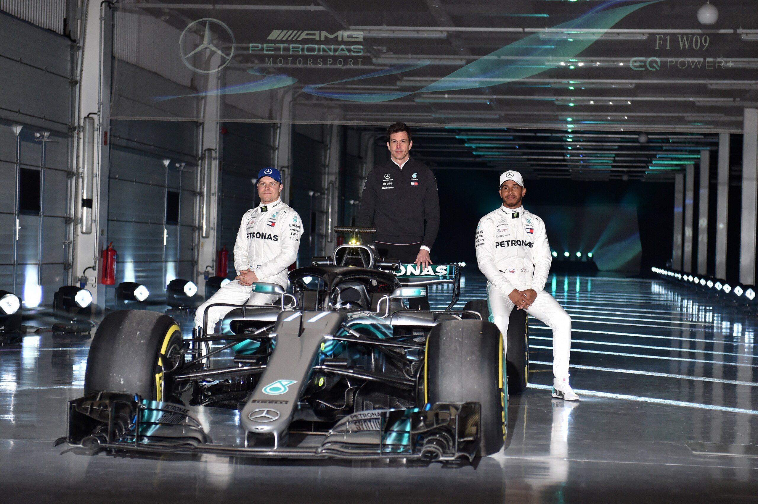 Mercedes, Wolff e Hamilton mostrano i muscoli: la W09 è ancora più forte