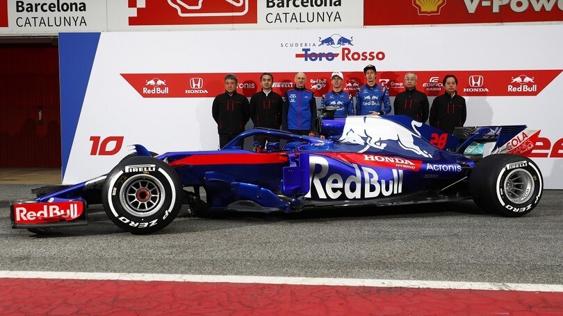 Toro Rosso STR13 si svela a Barcellona: foto