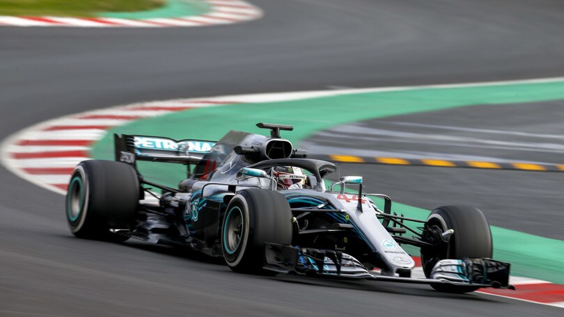 Test F1 Barcellona, Hamilton: W09 promossa, asfalto bocciato