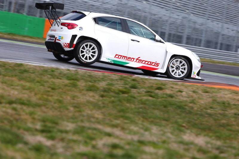 Wtcr, Giovanardi con l'Alfa di Romeo Ferraris