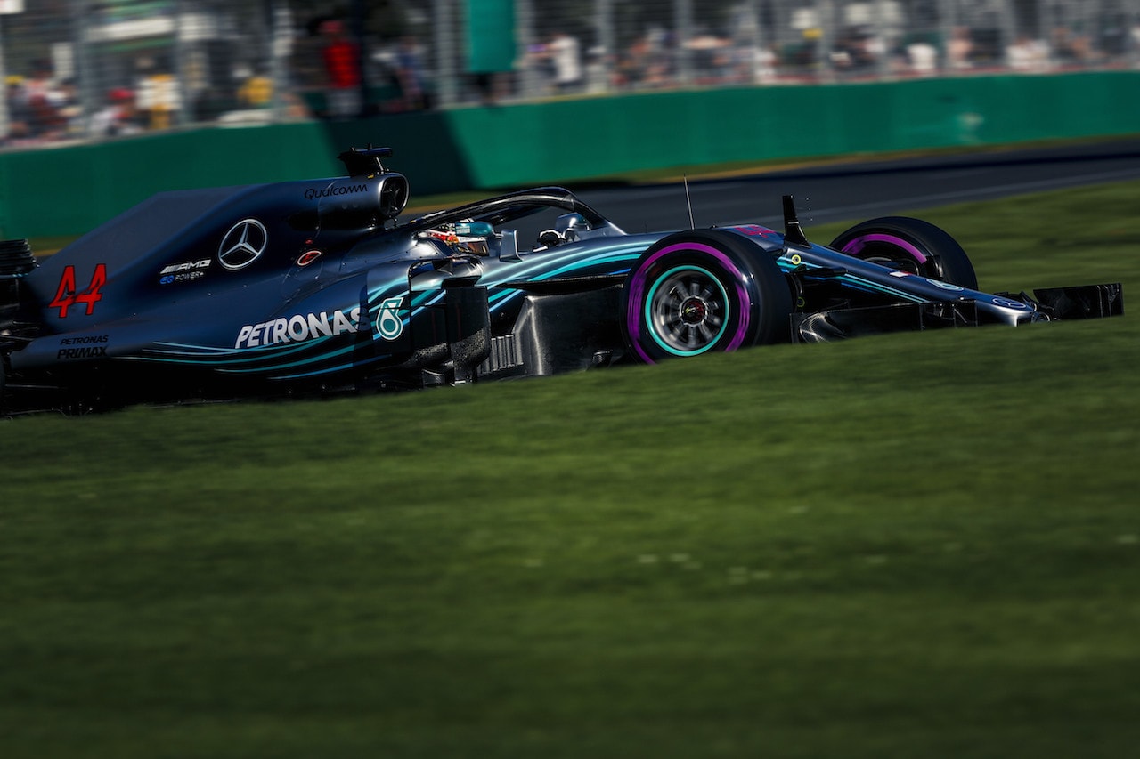 Formula 1 Australia: monster pole per Hamilton, Raikkonen in prima fila