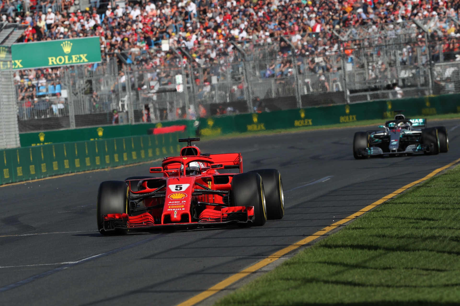 Formula 1, GP Australia: Vettel vince la prima battaglia con Hamilton