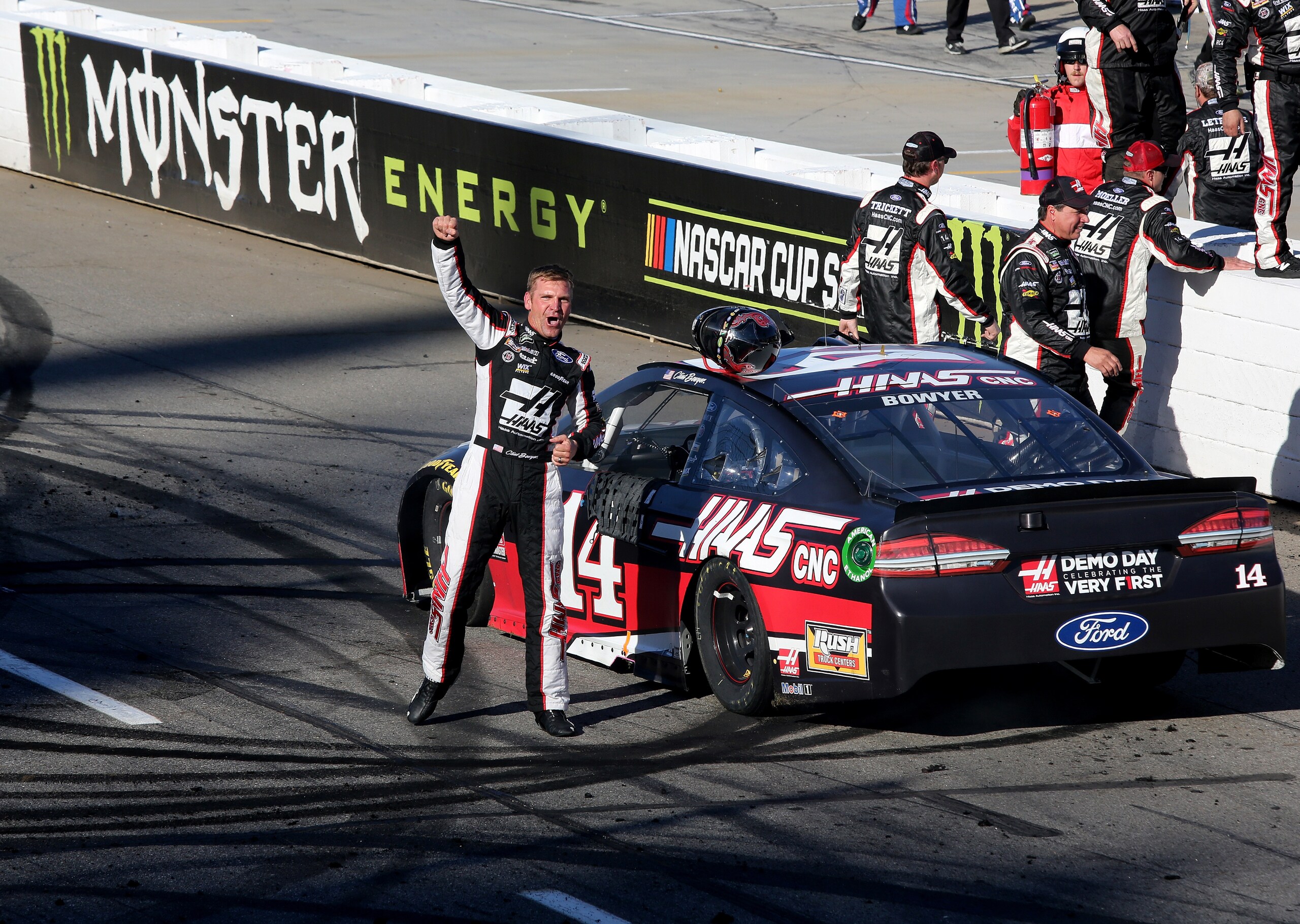 Nascar: a Martinsville Bowyer rompe il digiuno dopo la neve