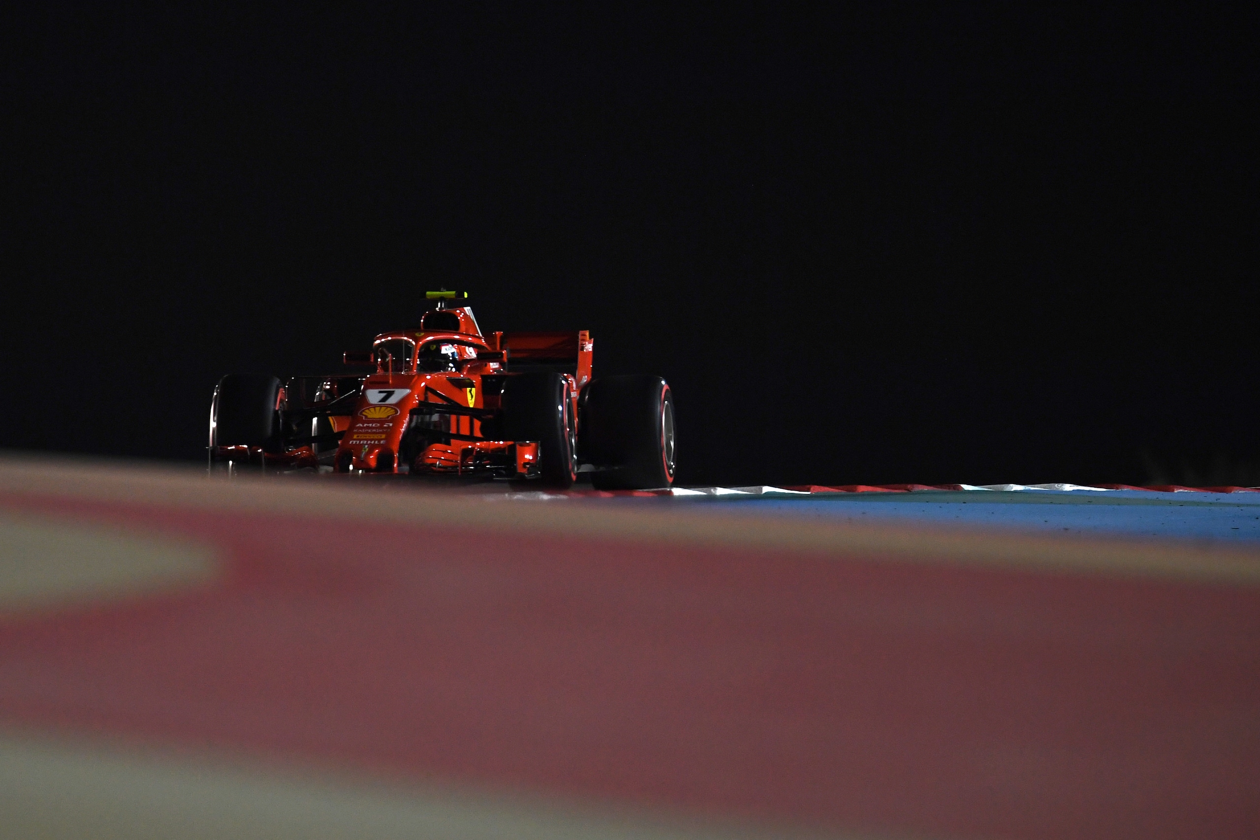 Formula 1 GP Bahrain: prima fila virtuale Ferrari nelle libere 2