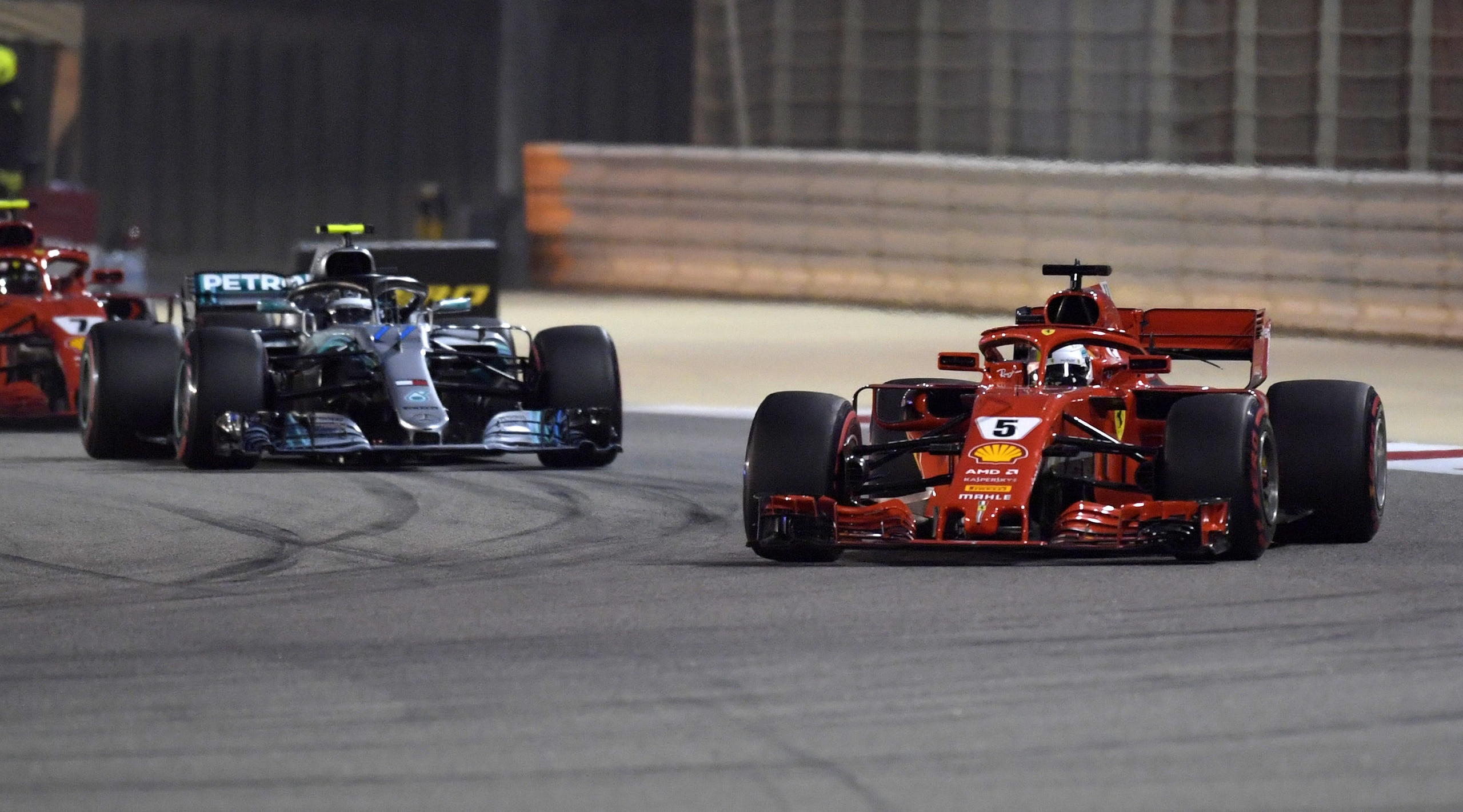 Formula 1 GP Bahrain, capolavoro nel deserto di Vettel