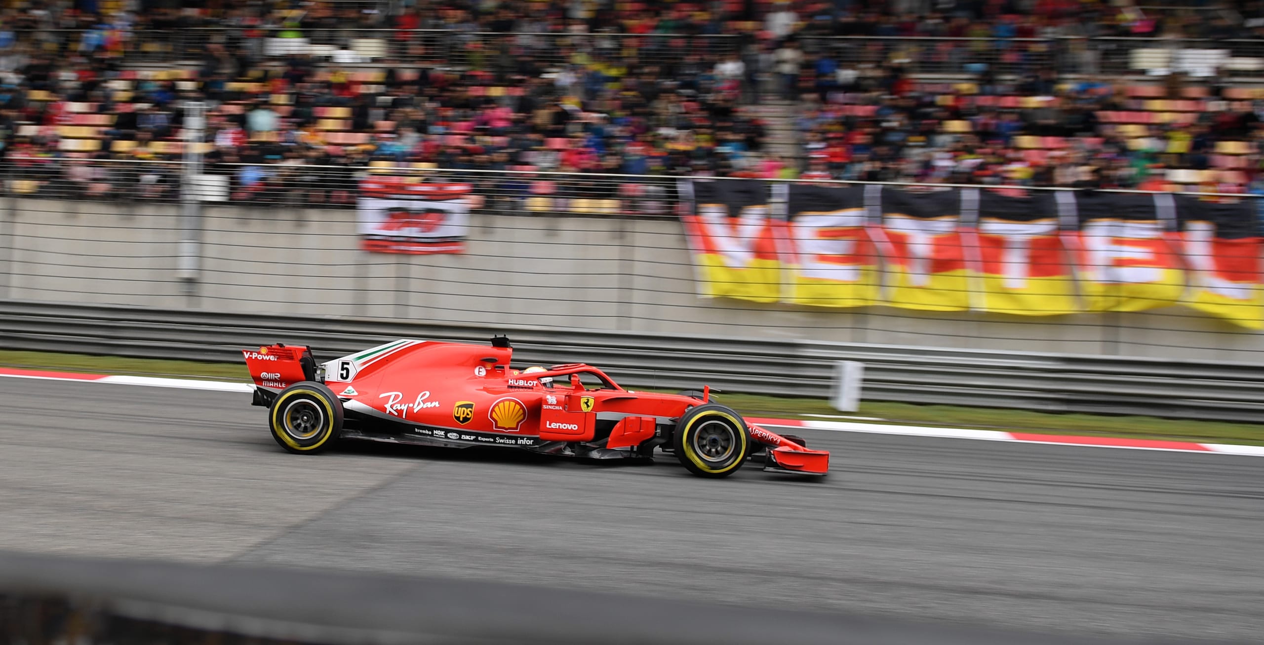 Formula 1 GP Cina: Vettel senza pietà guida una prima fila tutta Rossa