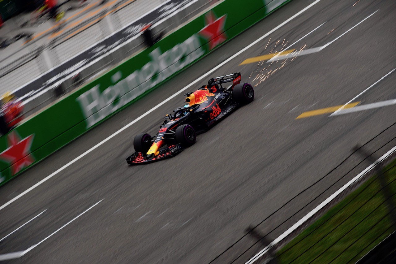 Formula 1 GP Cina: Ricciardo in trionfo, incubo Vettel