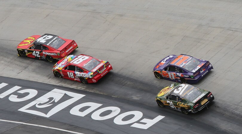 Nascar Bristol: una prima vittoria vecchia maniera per Kyle Bush