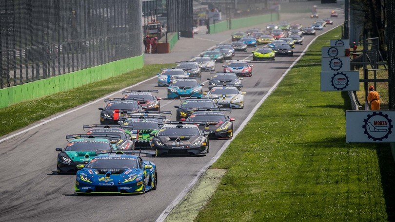 Lamborghini Super Trofeo: Van Uitert e Postiglione firmano la prima