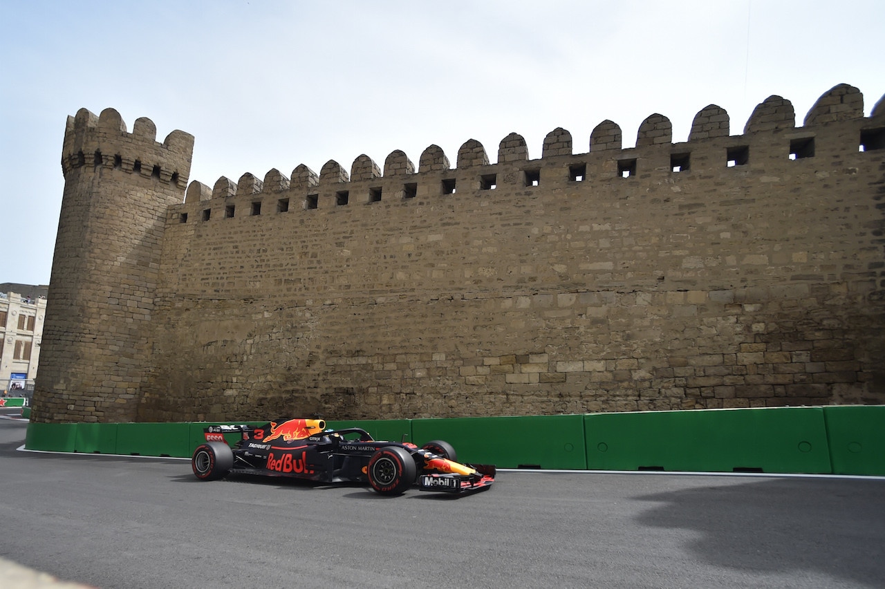 Formula 1 Baku: Ricciardo e Raikkonen davanti a tutti nelle FP2