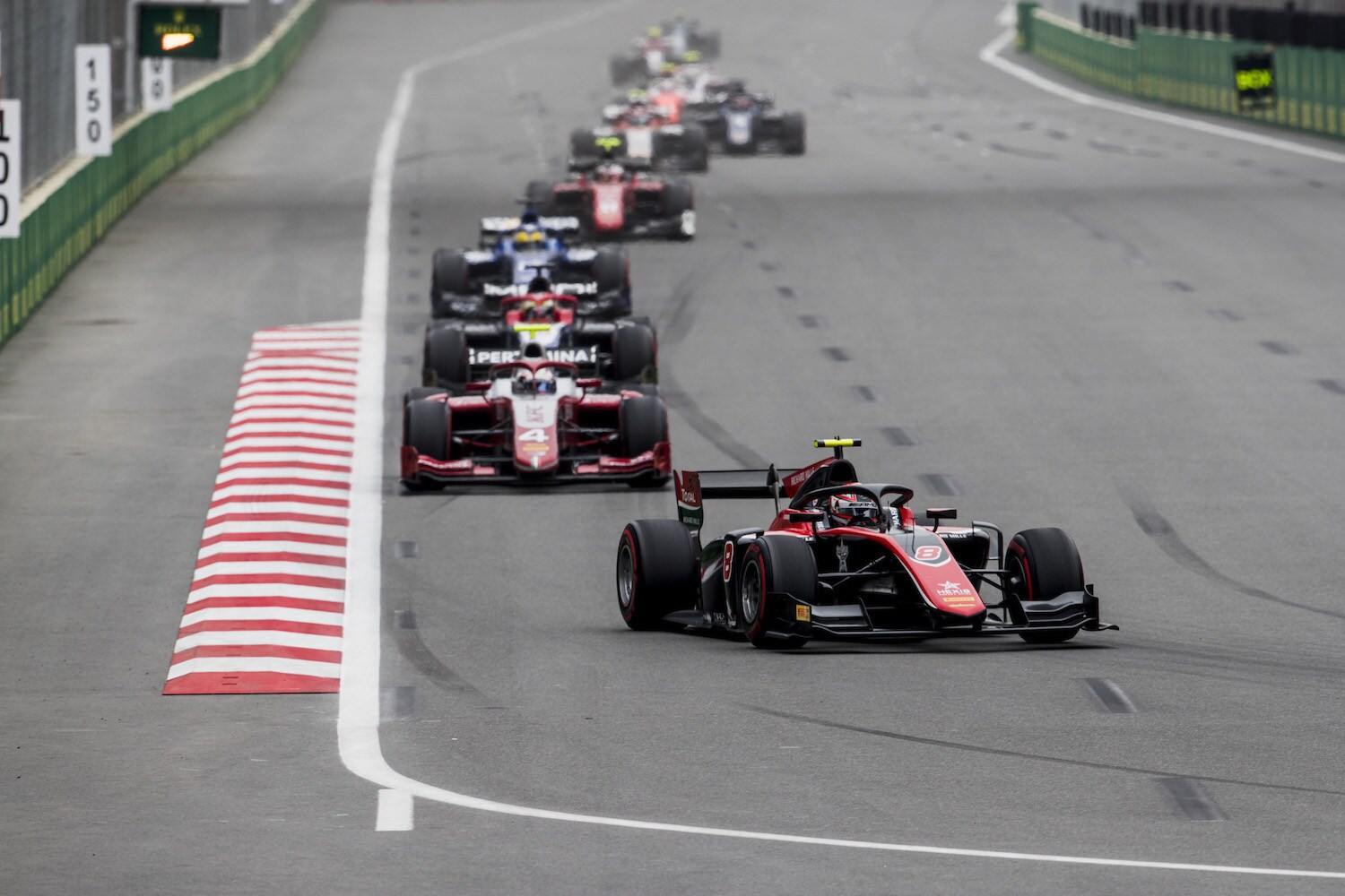 F2 Baku: Russell al primo centro, italiani traditi dai motori