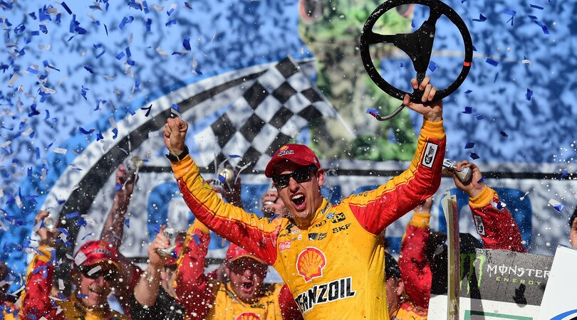 Nascar: Joey Logano vince a Talladega e va ai playoff