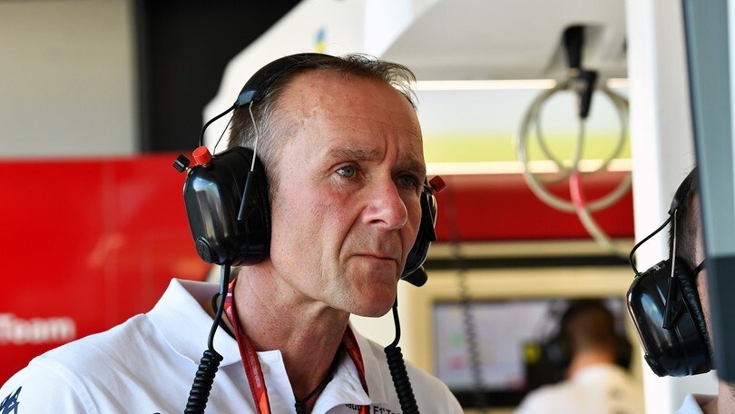 Alfa Romeo-Sauber solleva il dt Jorg Zander