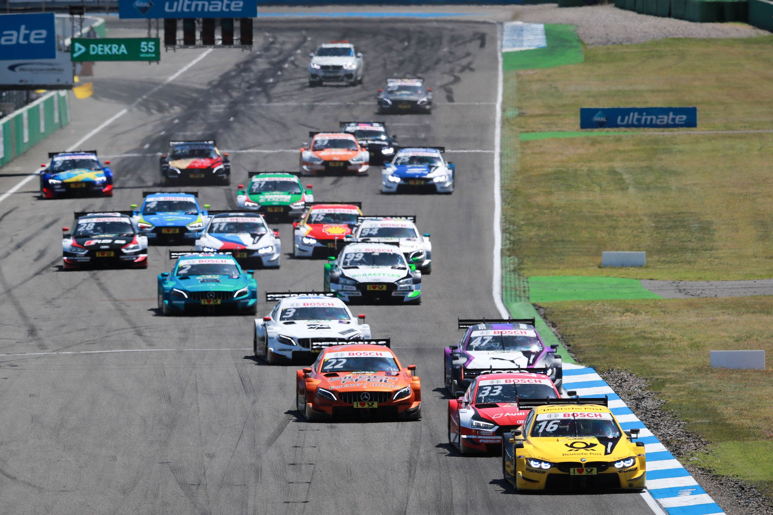 DTM Hockenheim, Glock vince un duello epico con Paffett in gara 2