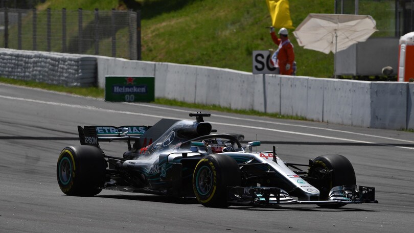 Formula 1, GP Spagna: Hamilton guida la prima doppietta Mercedes
