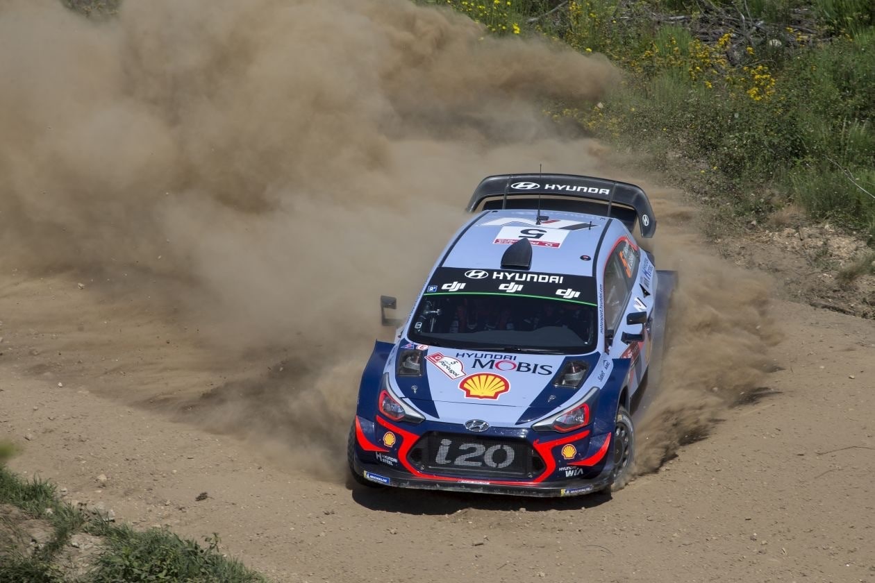 Rally Portogallo, Neuville vince la seconda tappa e allunga