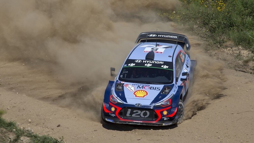 Rally Portogallo, Neuville vince la seconda tappa e allunga