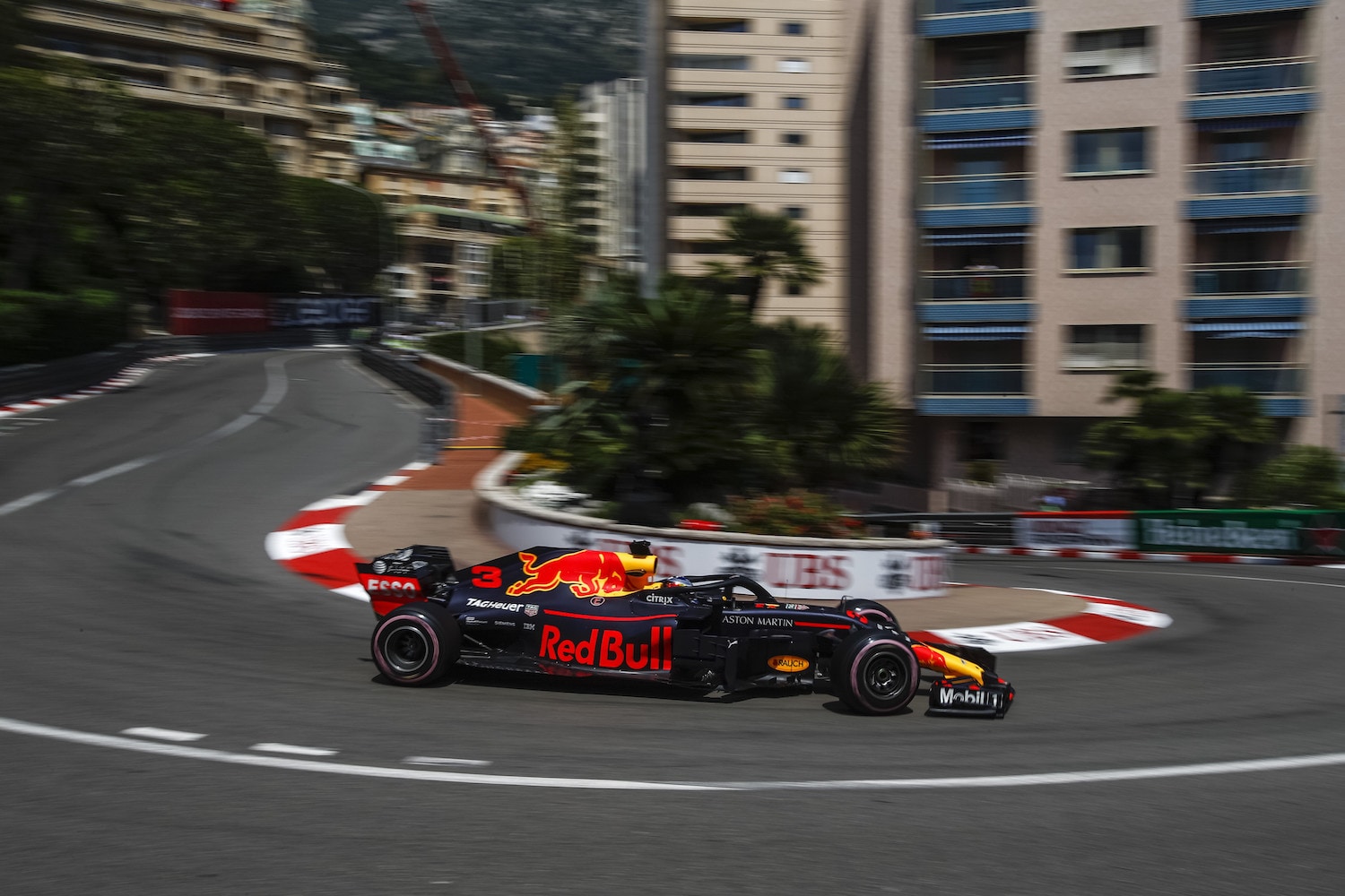 Formula 1 Montecarlo: Ricciardo maestoso in pole
