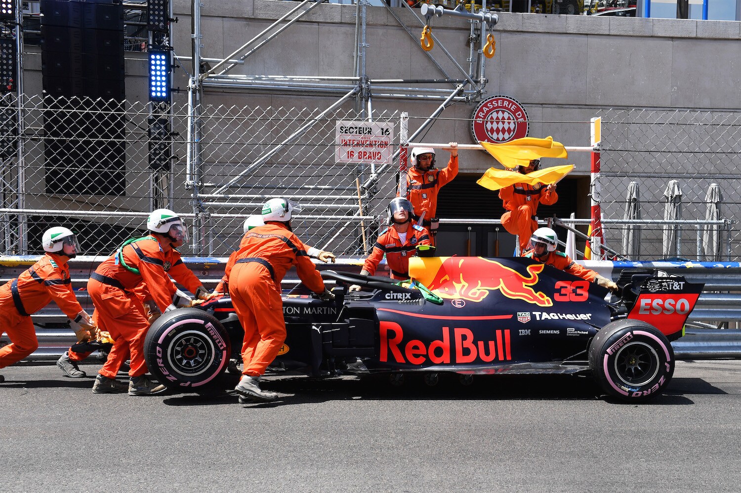 Formula 1 Montecarlo, Verstappen butta in Piscina una prima fila certa
