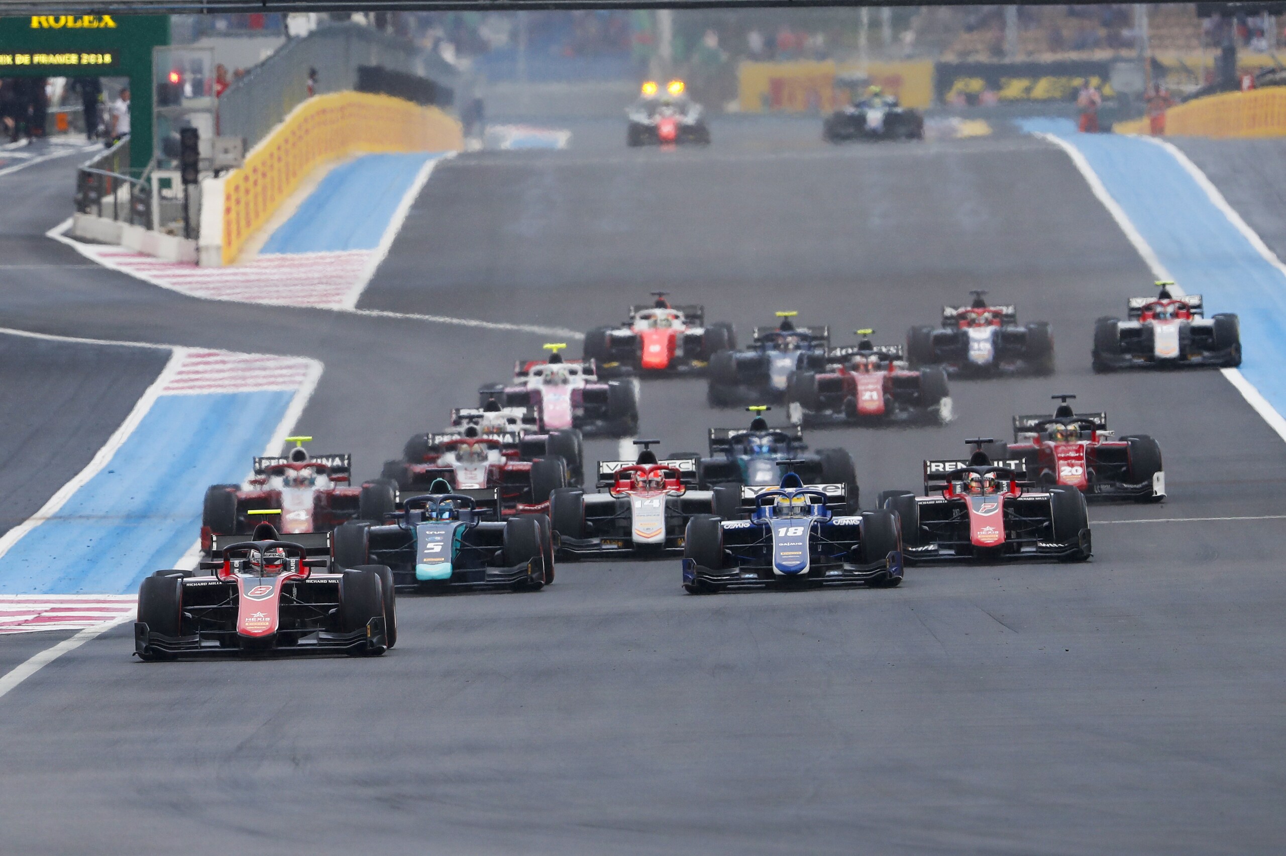 F2, Francia: Russell riapre il campionato, impresa per Ghiotto