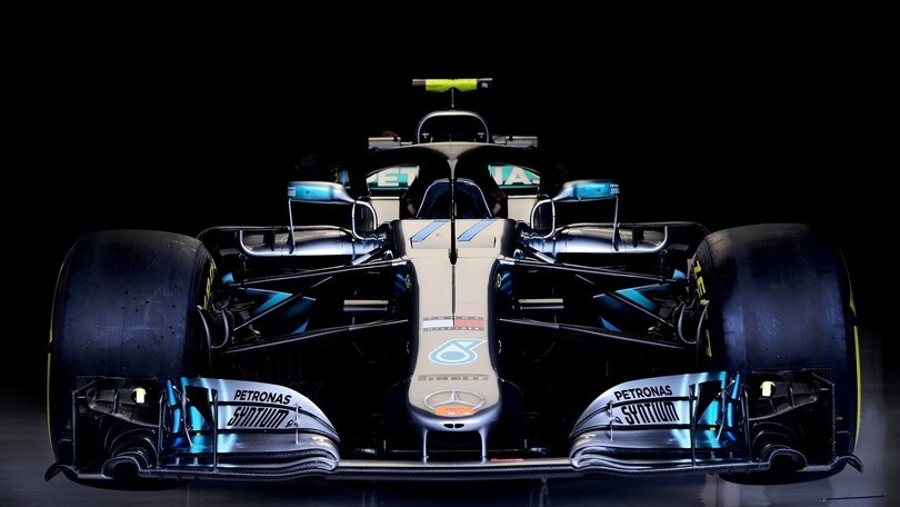 Mercedes davanti a tutti in Austria, Vettel finisce sotto inchiesta Mercedes davanti a tutti in Austria, Vettel finisce sotto inchiesta