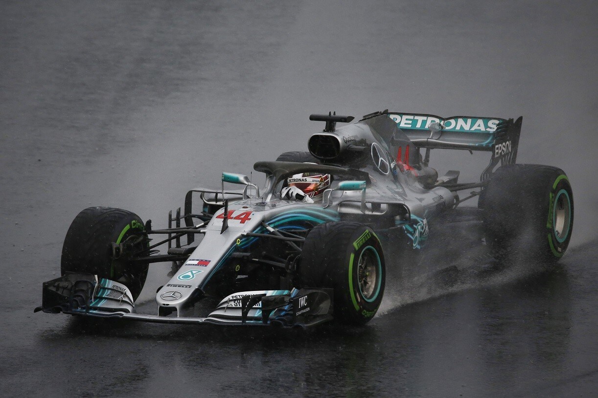Formula 1 Ungheria: la pioggia bacia Mercedes, Hamilton fa il resto