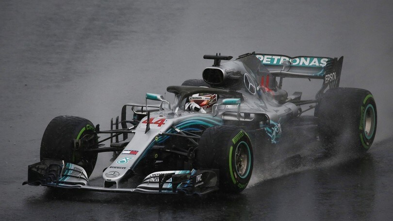 Formula 1 Ungheria: la pioggia bacia Mercedes, Hamilton fa il resto