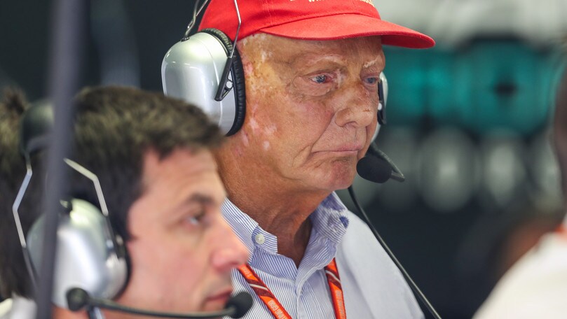 Niki Lauda operato ai polmoni: è in condizioni molto gravi