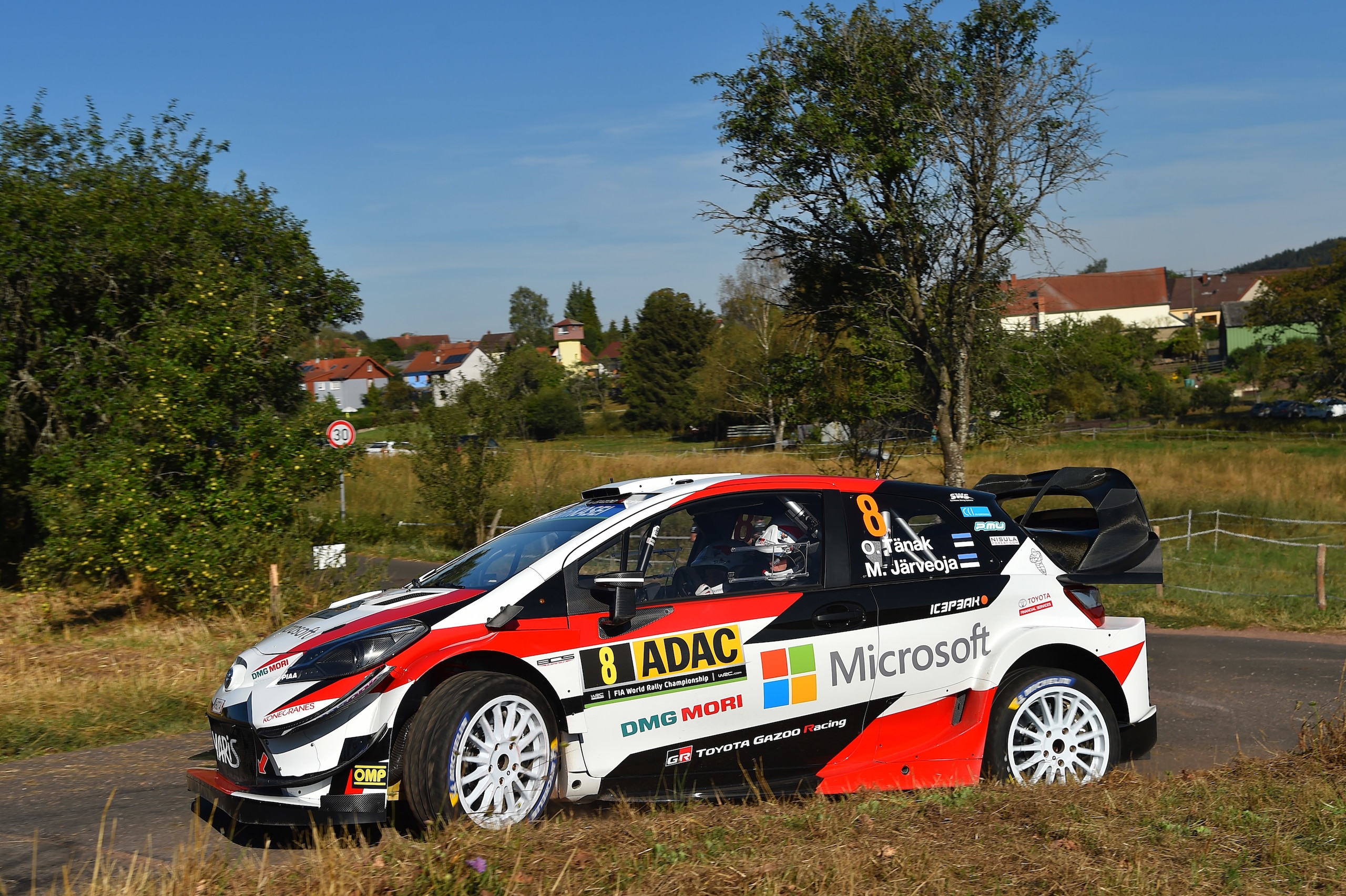 Rally Germania: Tanak chiude in testa la prima tappa