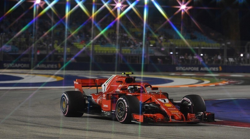 Formula 1 Singapore, brilla Raikkonen a Marina Bay