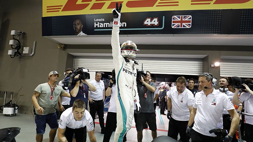 Formula 1 Singapore, analisi qualifiche: la pole dance di Lewis