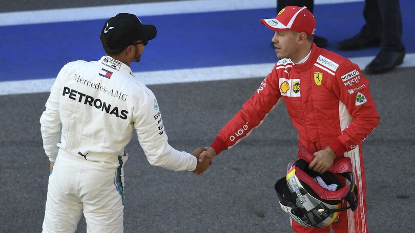 Formula 1, Hamilton: solidarietà a Vettel, merita più rispetto