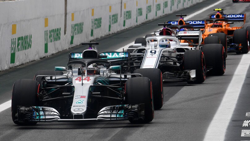 Formula 1 Brasile: prima fila a Hamilton e Vettel