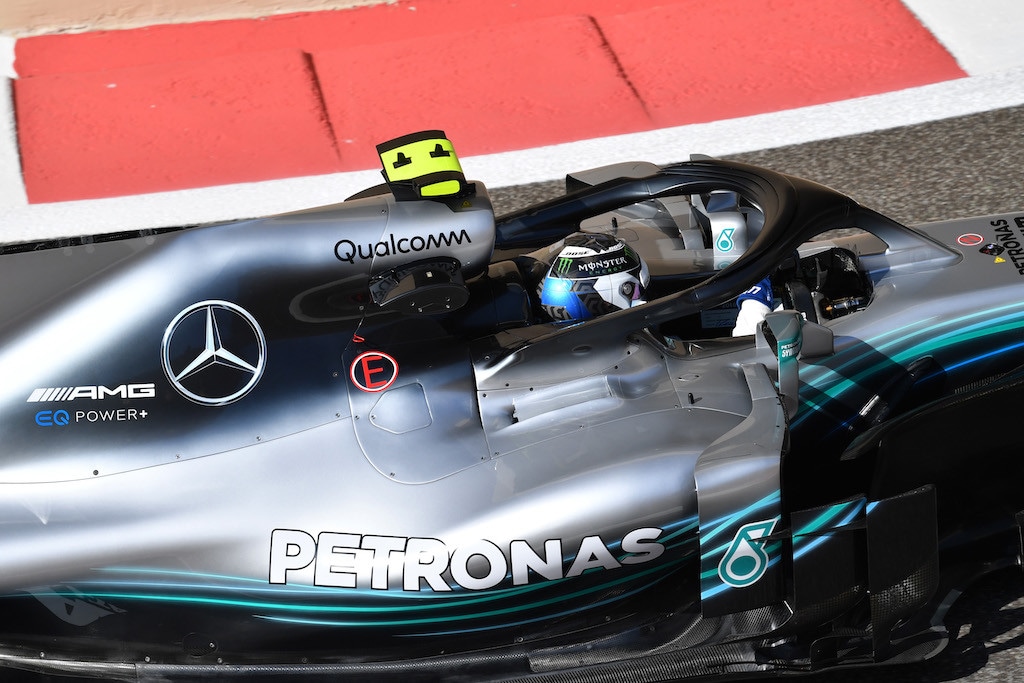 Formula 1: Mercedes con i cerchi forati ad Abu Dhabi