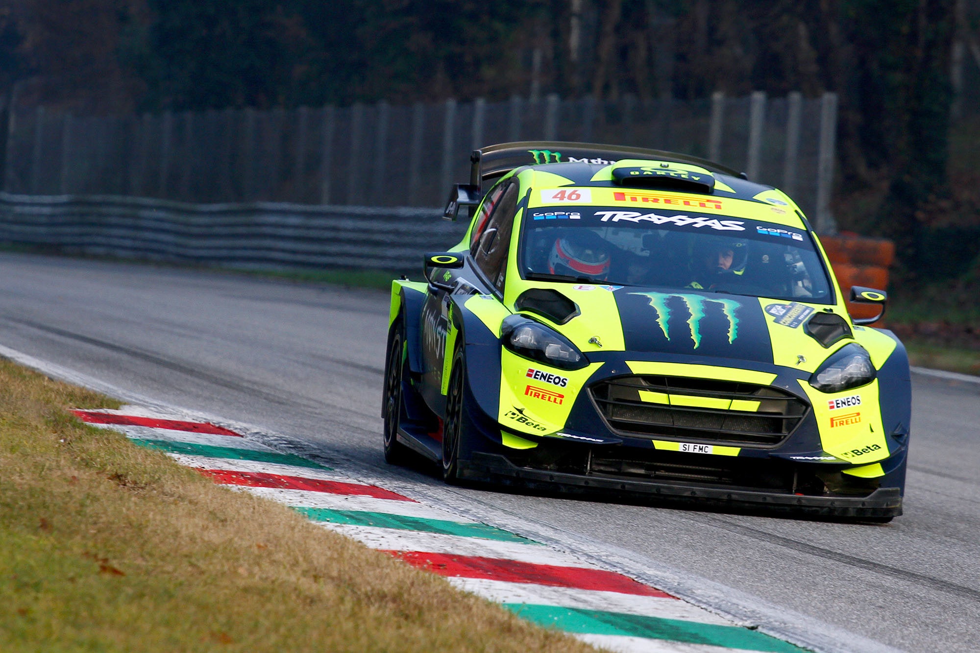 Valentino Rossi domina la prima tappa a Monza