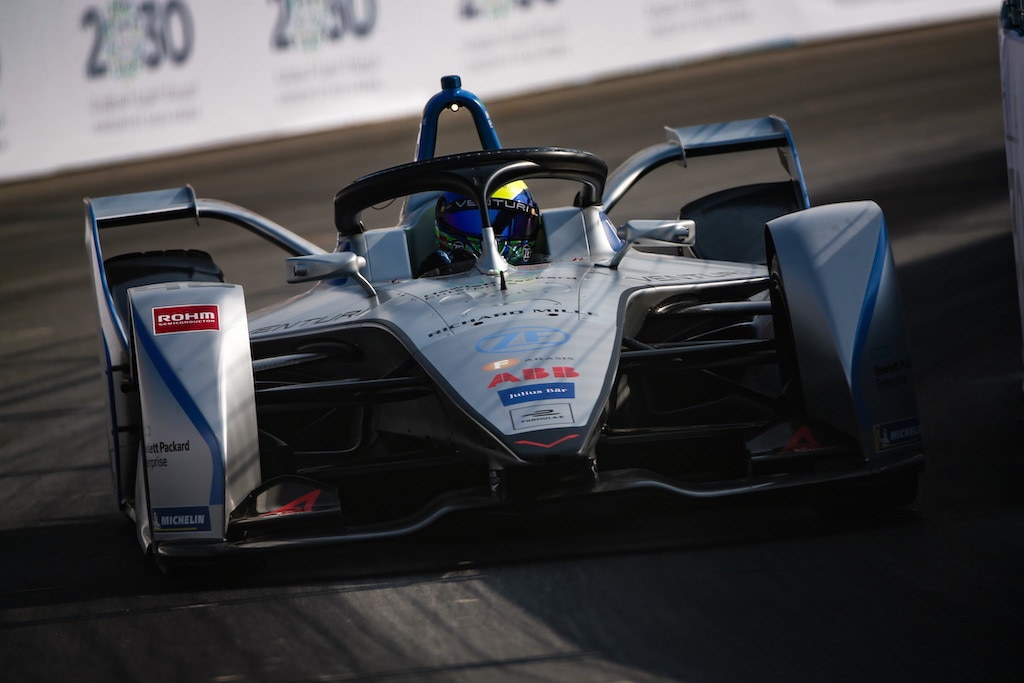Formula E: Massa diverte ma fa il pieno di penalità