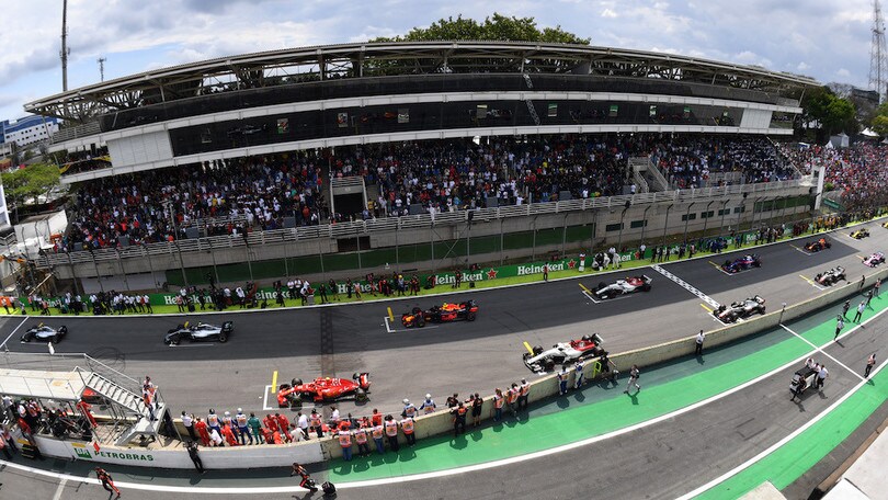 F1, più azione e sorpassi dalla griglia di partenza alla pari