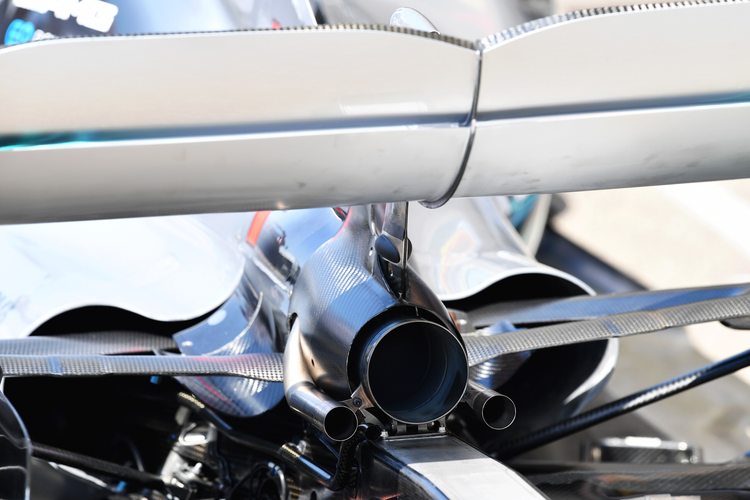 Mercedes, la W10 ha fatto il fire-up