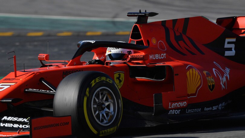 Formula 1, test Barcellona: Vettel in testa a metà giornata