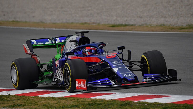 Formula 1, test Barcellona, day3: svettano Kvyat e Raikkonen