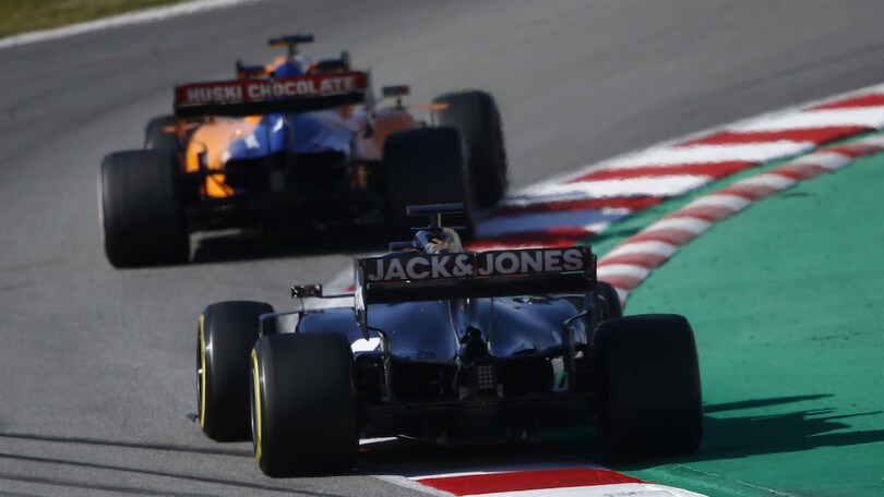 F1, Magnussen e Verstappen, pareri contrastanti sul correre in scia