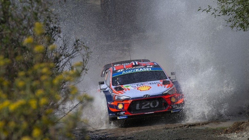 WRC, Messico: Mikkelsen primo leader