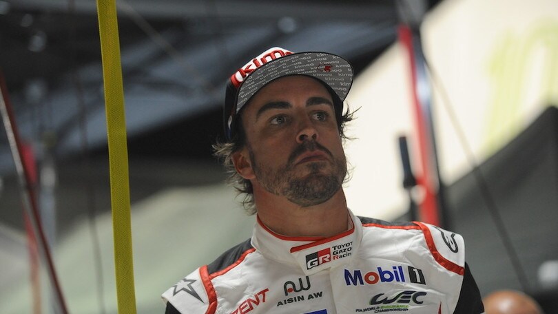 Alonso replica alla F1: "Ho lottato insieme alla Ferrari"